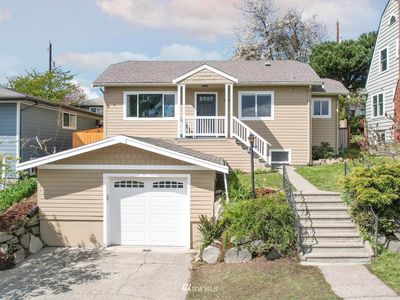 4025 37th Avenue SW, Seattle, WA, 98126