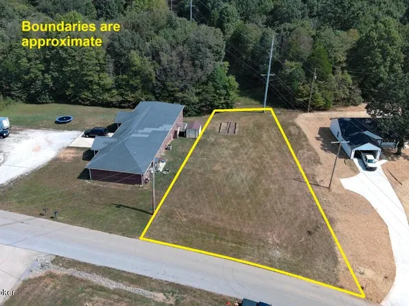 181 School Side Dr, Brandenburg, KY 40108