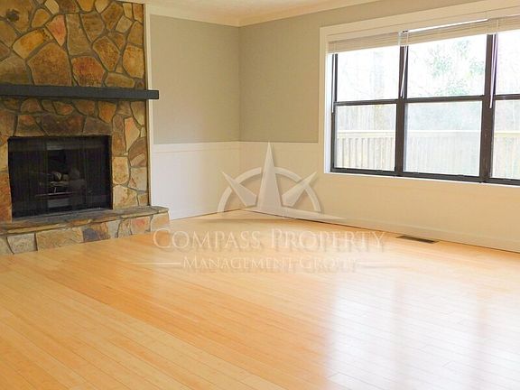 4th image of 1851 Cedar Cliff Dr SE