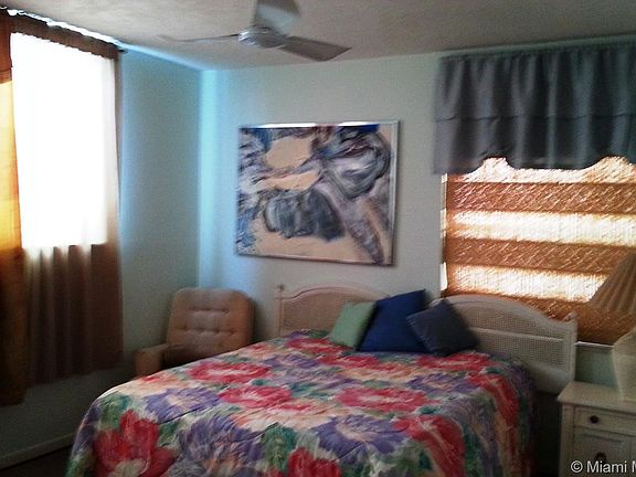 3rd image of 3578 Somerset Dr