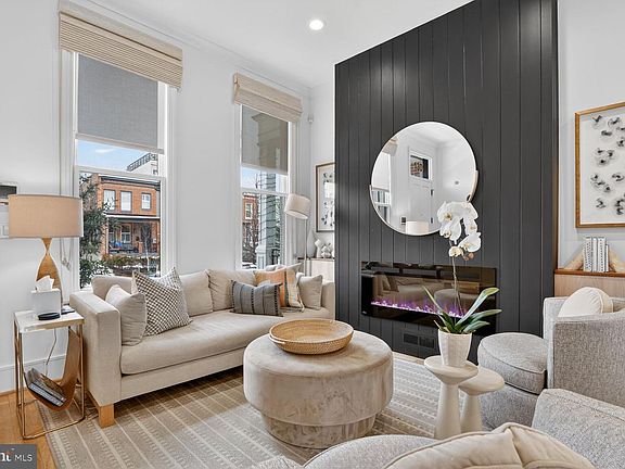 5th image of 1305 D St SE