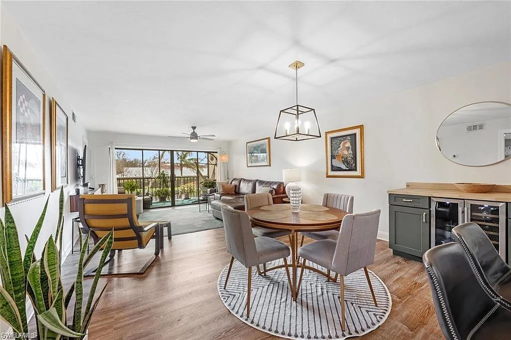 2 bed, 2.0 bath, 1200 sqft, $2,700 — Photo 4