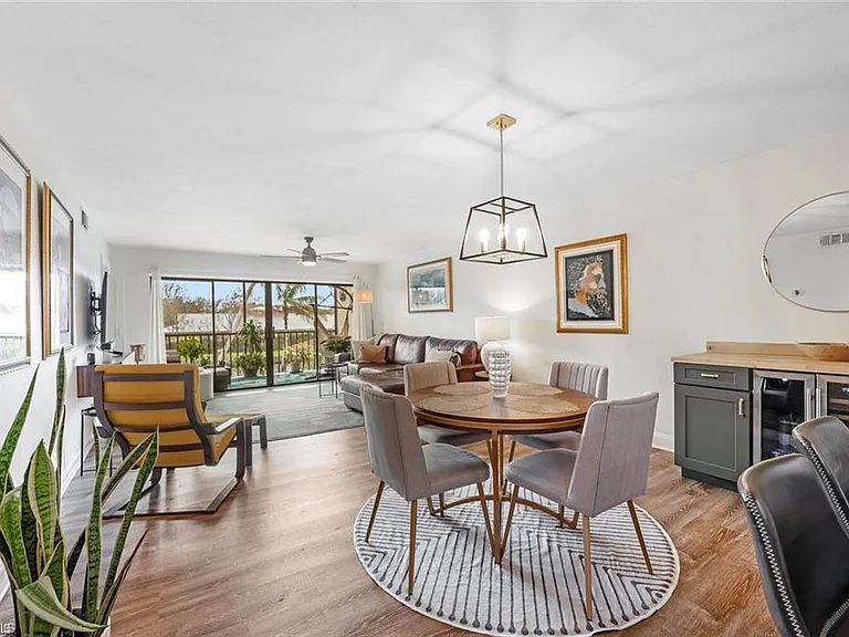 700 Valley Stream Dr #202 — Photo 4