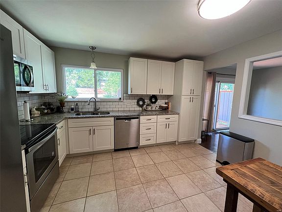 3rd image of 1223 Wissmann Dr