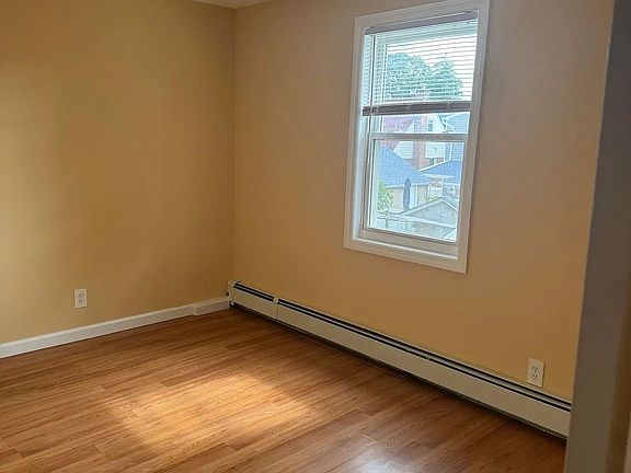 3rd image of 171 Nassau Blvd #1