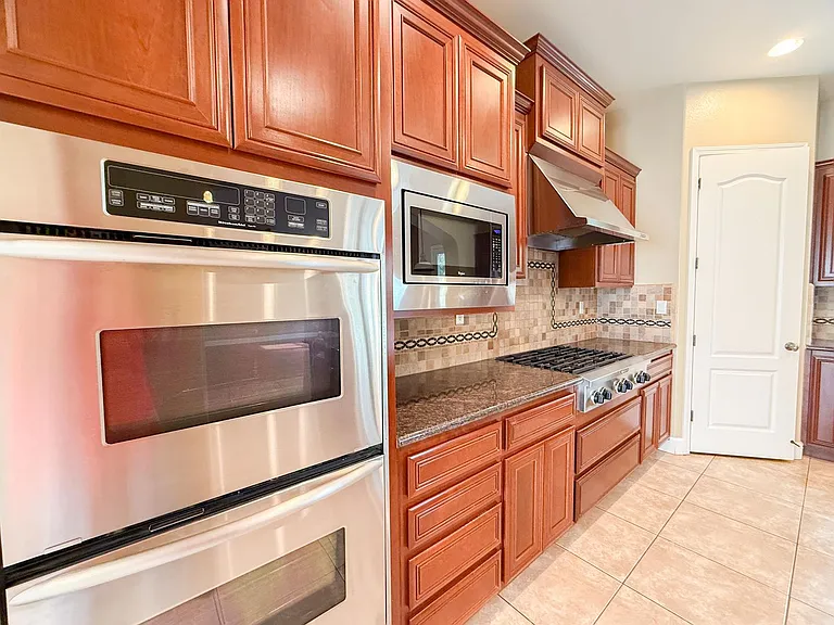 342 Stanforth Ct — Photo 18
