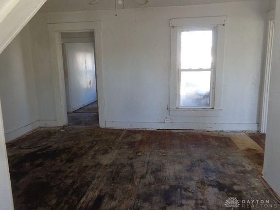 5th image of 823 N 8th St