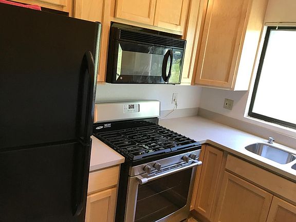Brand New Kitchen Cabinets and Countertops