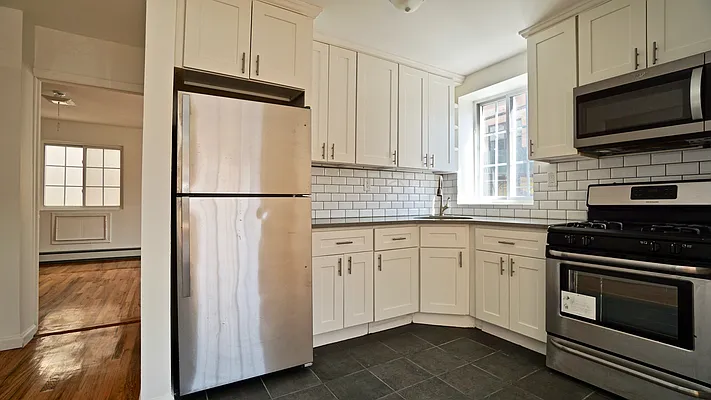 Rented by Bizzarro Agency | media 12