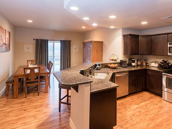 5th image of 107 Terra Vista St