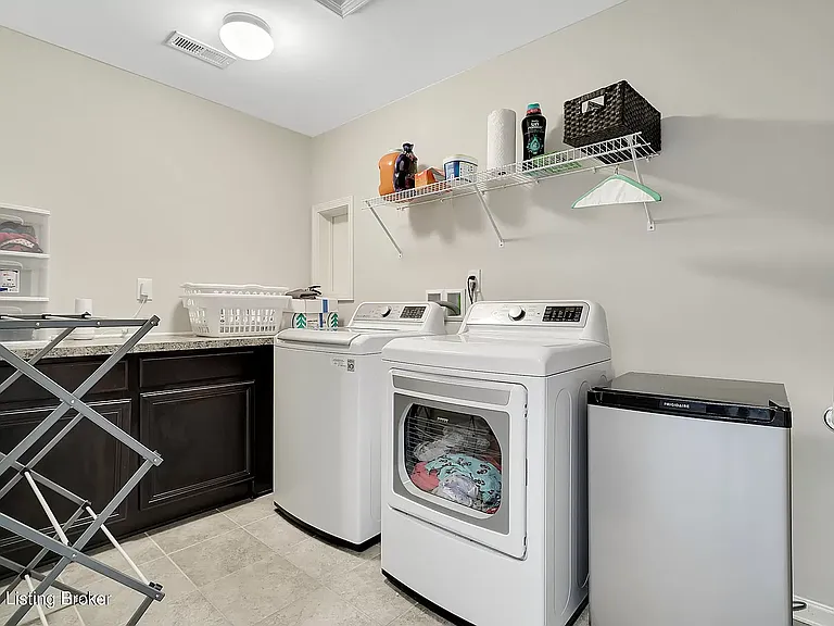 1919 Carabiner Way — Photo 22