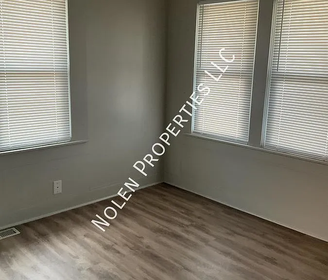 410 W Pine Ave — Photo 14