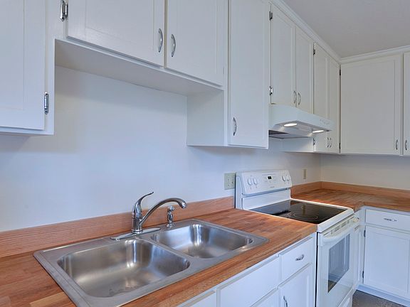 4th image of 2714 E Jefferson St