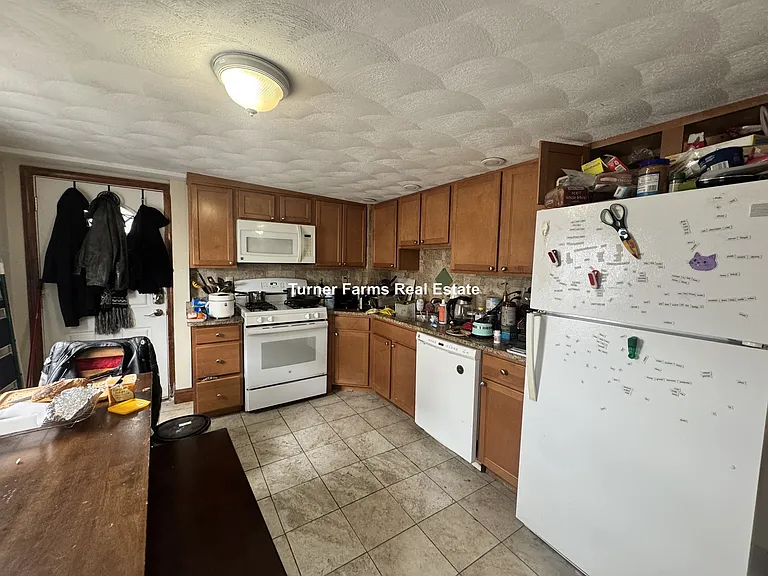 585 Somerville Ave #3B — Photo 4