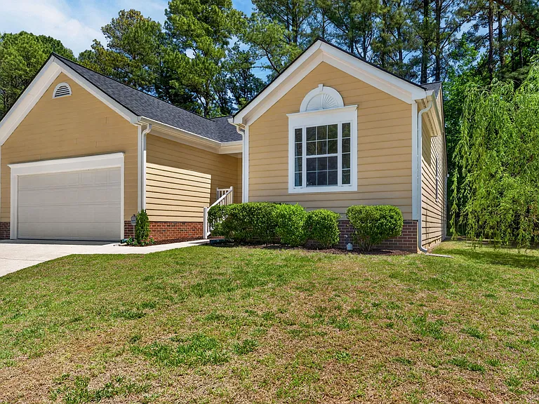 6804 Broome Bay Ct — Photo 2