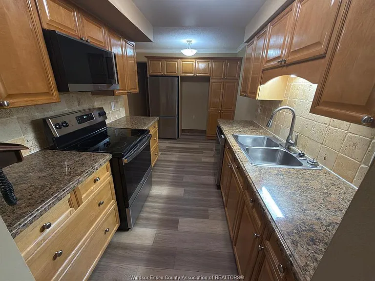 380 Pelissier St #2402 — Photo 4