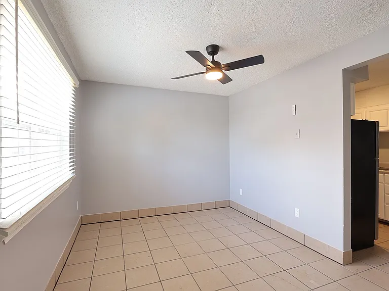 2628 Delavan Ave — Photo 15