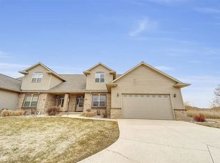 3970 N Parker Way, De Pere, WI 54115
