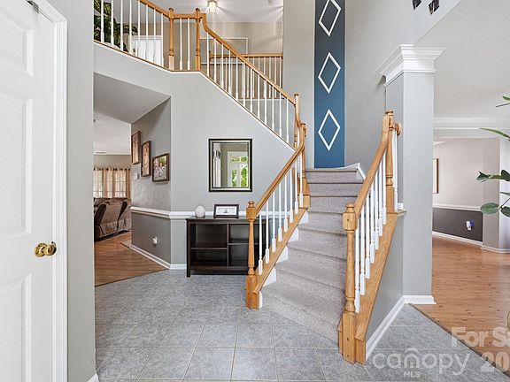 5th image of 8918 Magennis Grove Ct