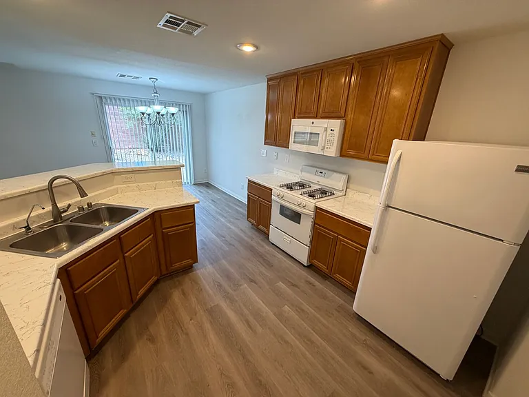 9272 Weeping Water Ave — Photo 6