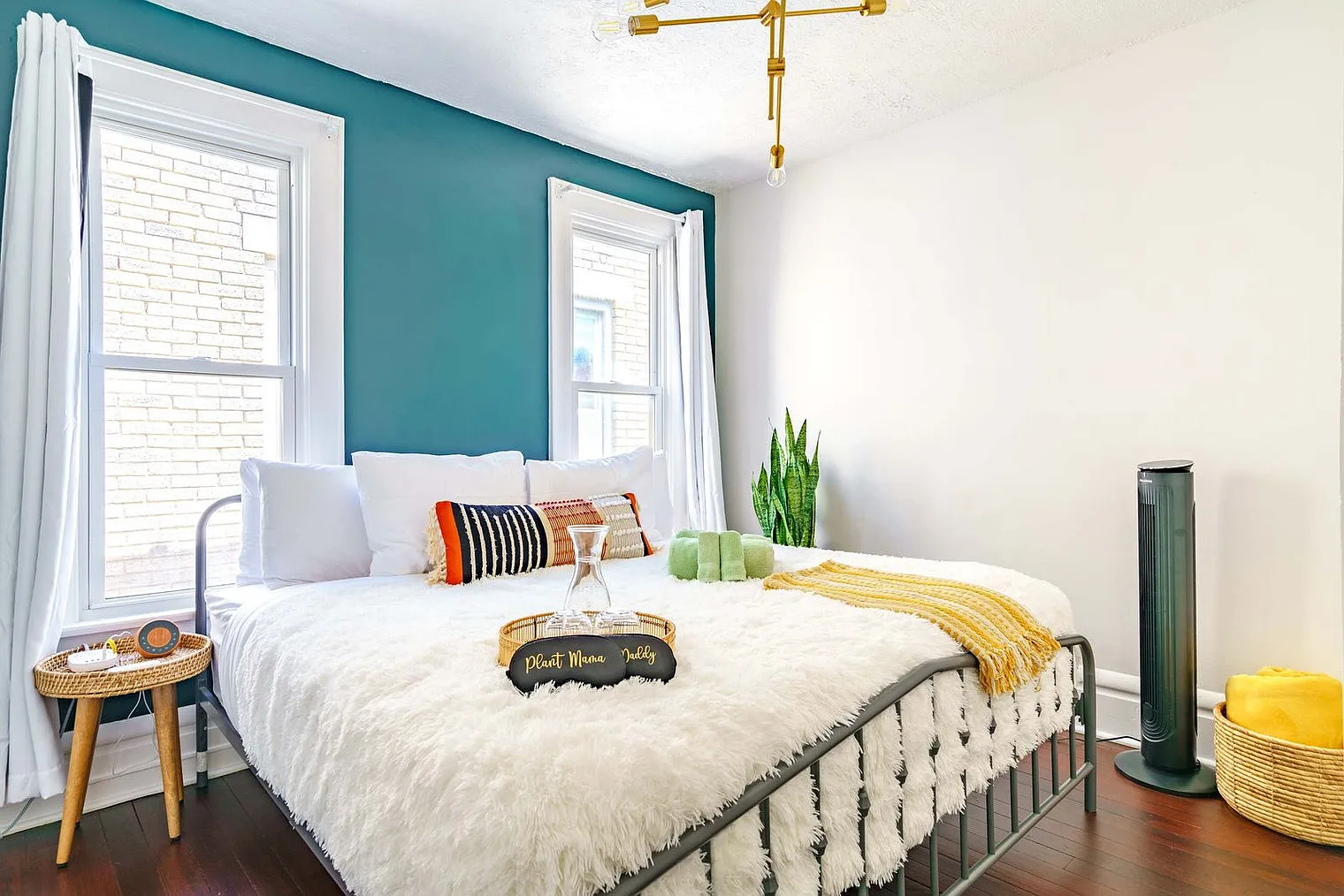 2 bed, 1.0 bath, 1194 sqft, $3,699 — Photo 3