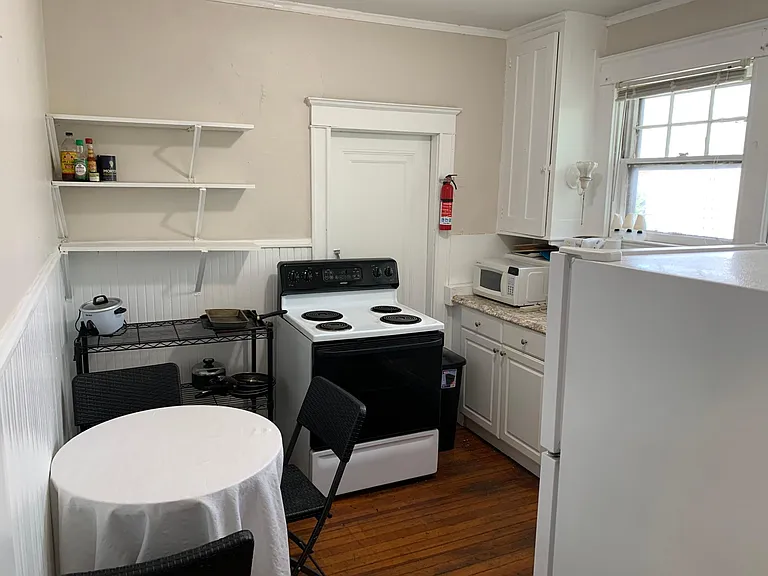 84 S Angell St #3C — Photo 10