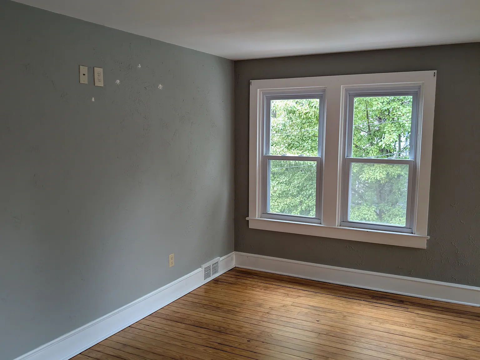 3 bed, $1,800 — Photo 2