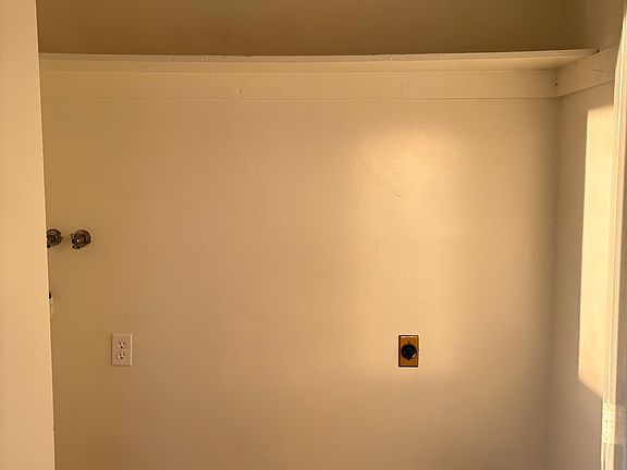 2nd image of 404 Stephens Dr #A