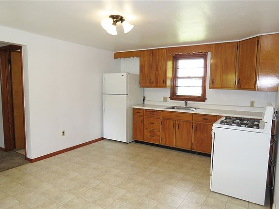 3rd image of 1091 5th St