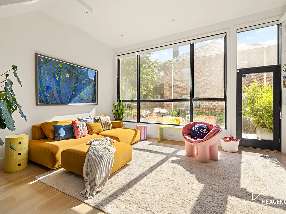 286 Manhattan Ave #2