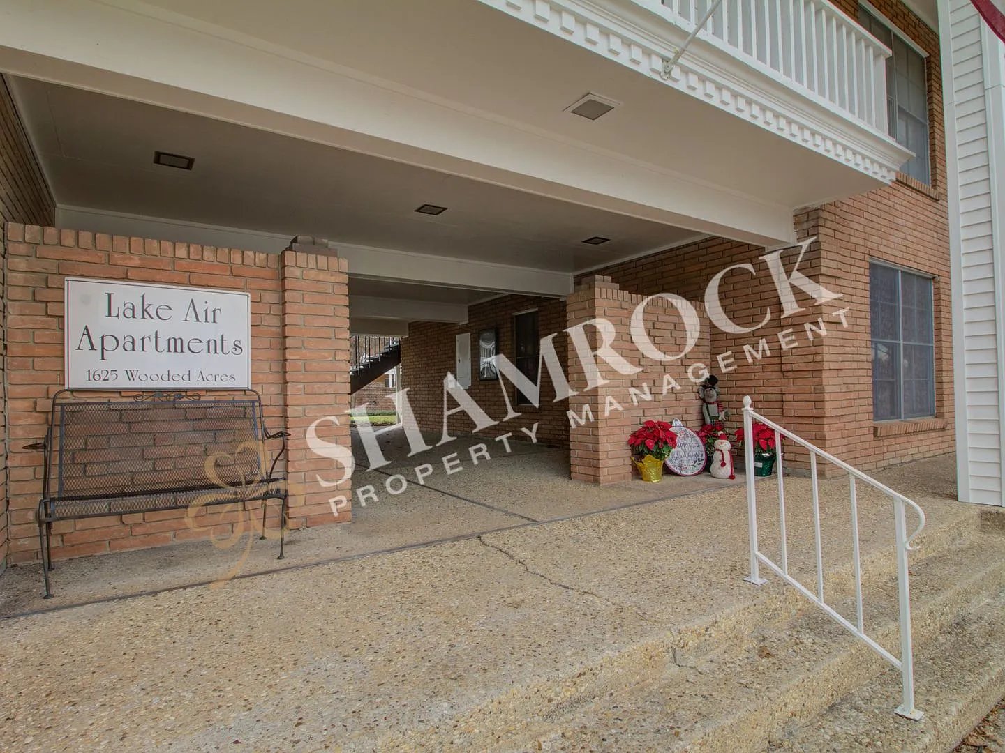 Lake Air Apartments - 55+ Community — Photo 2