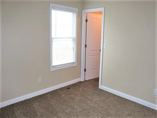 386 Hemhill Dr — Photo 12