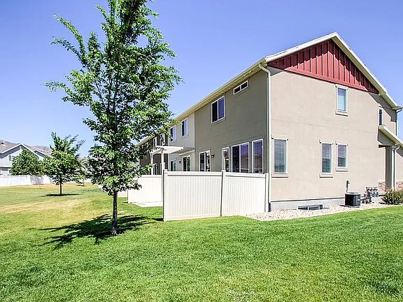 2nd image of 3262 W Desert Lily Dr
