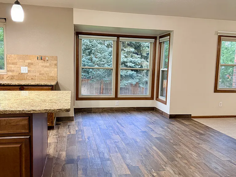 10657 W Roxbury Ave — Photo 7