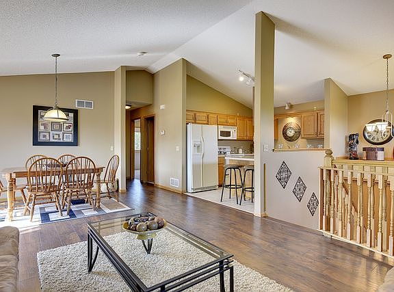 5th image of 1465 Creekside Dr