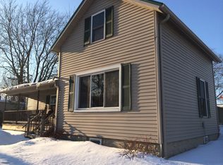 718 Main St, Wrightstown, WI 54180