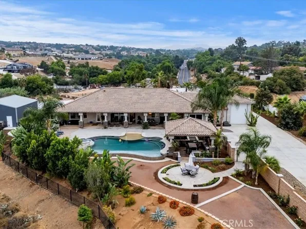 17180 Mockingbird Canyon Rd, Riverside, CA 92504