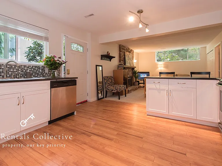 5475 Cortez Cres #GS — Photo 1