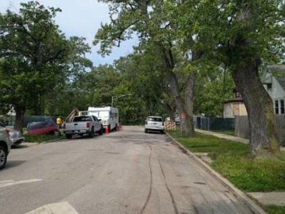 Exterior Neighborhood (street photo)