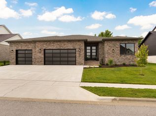 880 E Emerald Ter, Nixa, MO 65714