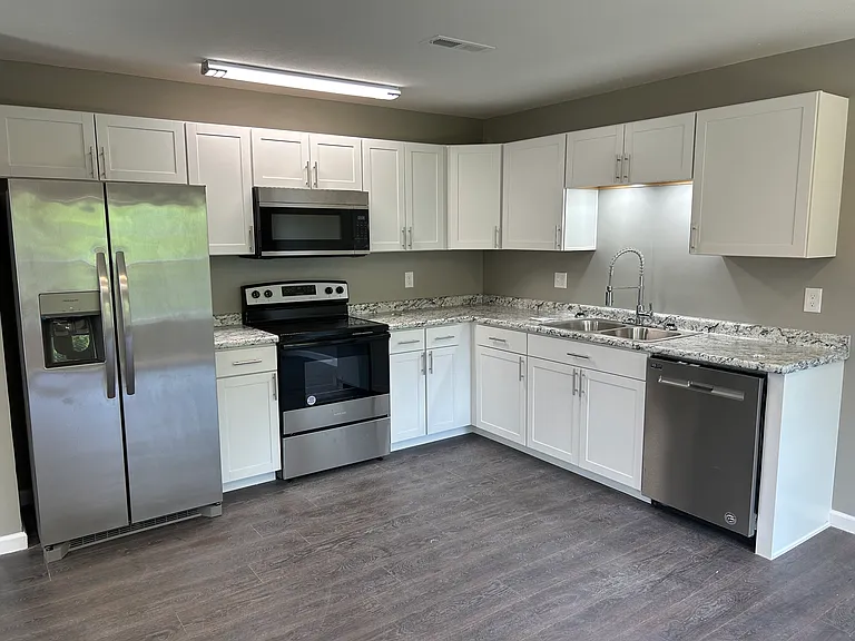 286 Keswick Dr #100 — Photo 4