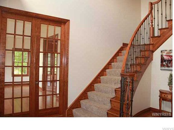 4th image of 9042 Shannon Ct