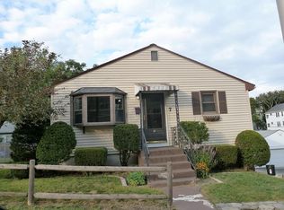 7 Raymond St, Worcester, MA 01607