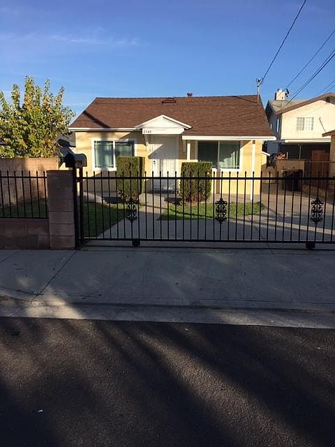 1st image of 2540 Kelburn Ave