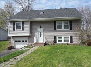97 Cross Gates Rd, Rochester, NY 14606