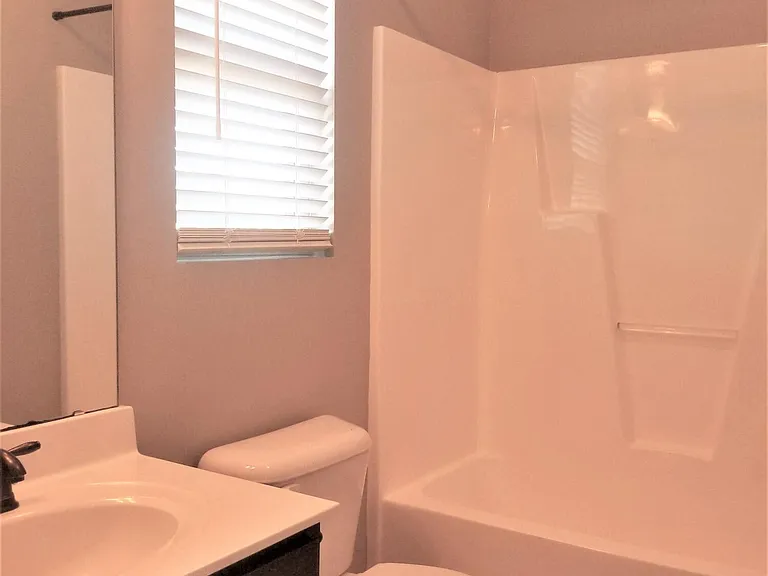 411 Cyrus Thompson Dr — Photo 35