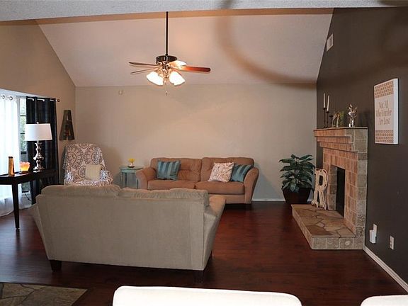 5th image of 1621 Wheatfield Dr