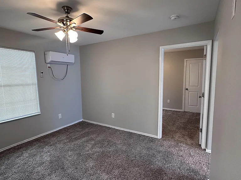 1603 Caldwell St — Photo 6