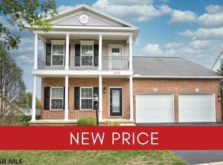 212 Varsity Ln, State College, PA 16803