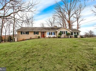 78 Cedar Ln, Thomasville, PA 17364